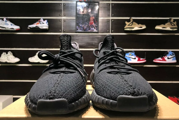 2021 Adidas Yeezy Boost 350 V2 "Bred" Core Black/Core Black-Red CP9652 For Sale 5 2021 Adidas Yeezy Boost 350 V2 "Bred" Core Black/Core Black-Red CP9652 For Sale - Image 3