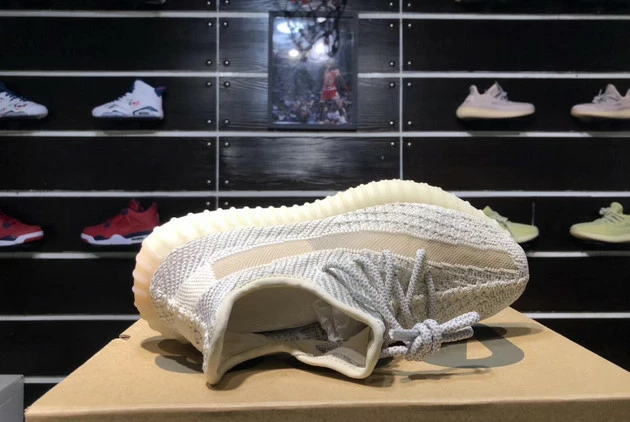 2021 Adidas Yeezy Boost 350 V2 Reflective Lundmark FV3254 For Sale 6 2021 Adidas Yeezy Boost 350 V2 Reflective Lundmark FV3254 For Sale - Image 4